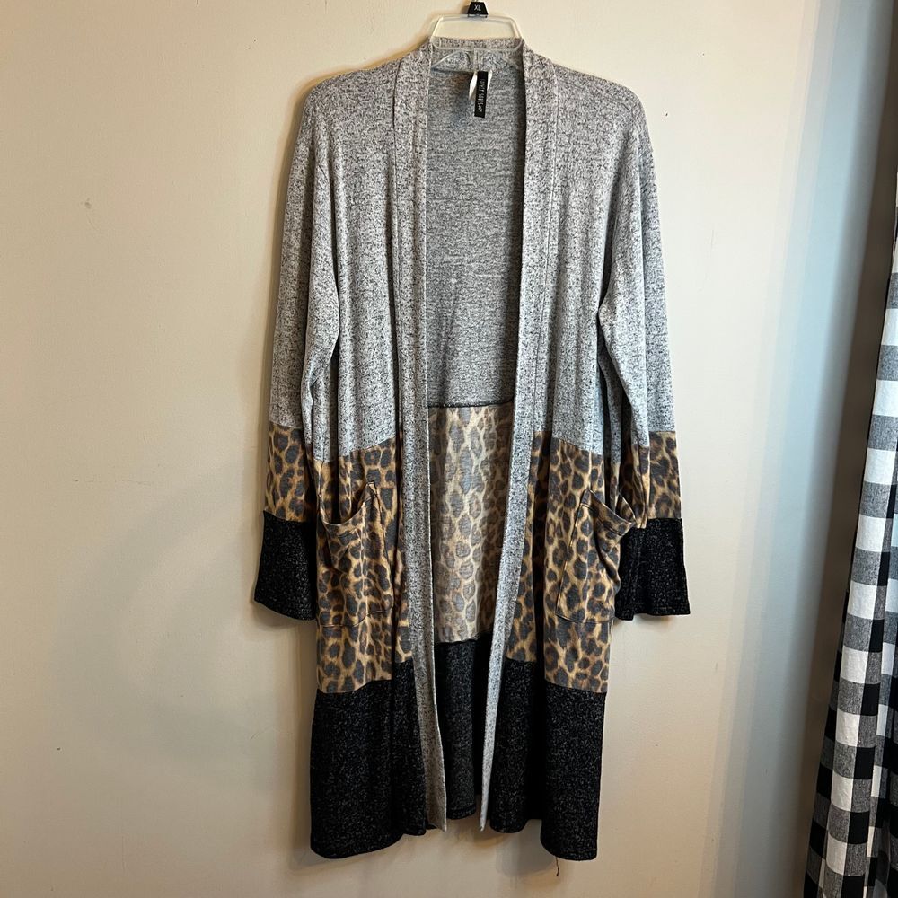 ✨Lovely Souls Boutique Women's plus 2x Long Cardigan Blocked color‎ Animal Print
